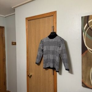 T Tahari XS Black & White w/Houndstooth Print Mockneck Pullover Sweater - EUC